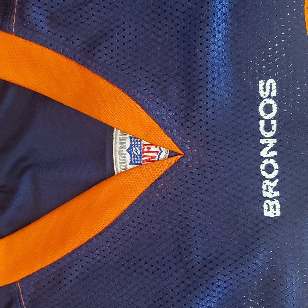 NFL jersey slightly used in great shape - Picture 3 of 4